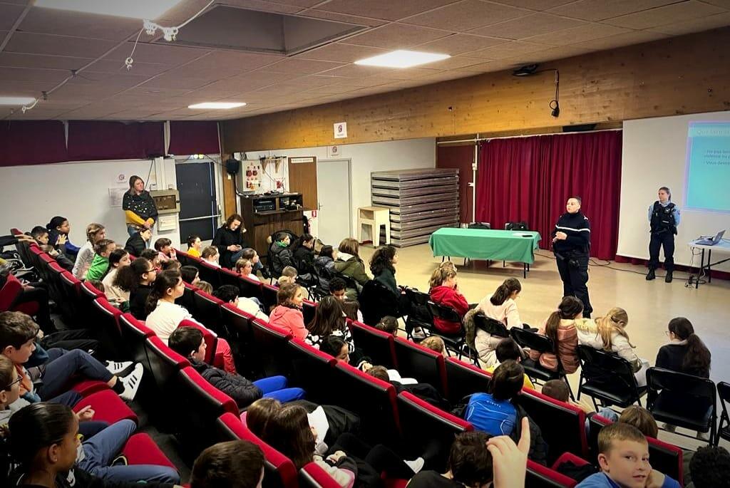 La Gendarmerie de Vaucluse sensibilise les élèves contre le harcèlement scolaire