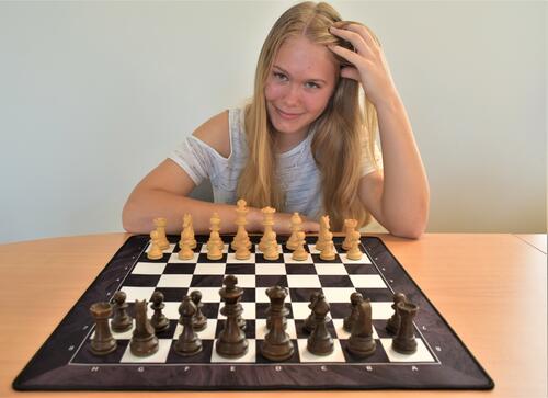 Une Camarétoise à l'honneur : Liana Hochet, championne d'échecs !